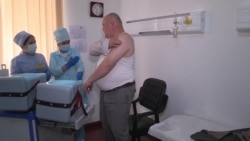 В Таджикистане начали делать прививки от коронавируса. Кого прививают и какая вакцина используется? В Таджикистане начали делать прививки от коронавируса. Кого прививают и какая вакцина используется?
